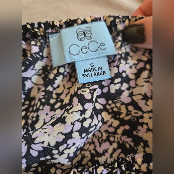 CeCe | Off-The-Shoulder Floral Blouse, Size S - Picture 5 of 7